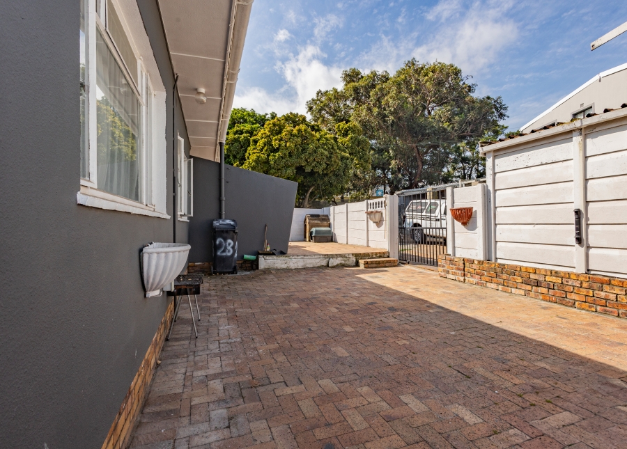 4 Bedroom Property for Sale in Fairfield Estate Western Cape